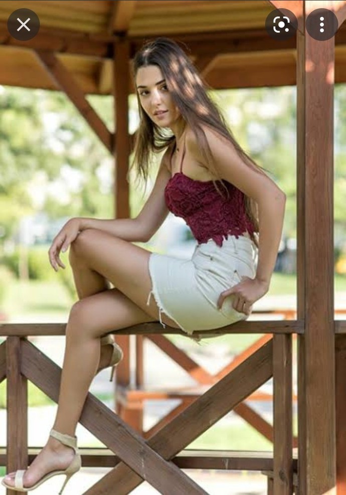 Hande Erçelin Bacakları Nasıl Sizce?