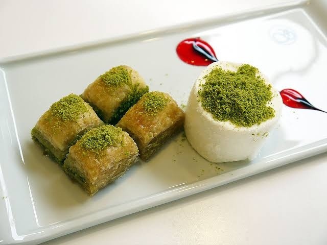 Çay  mı yoksa kahve mi içmeyi daha çok seversiniz? Yanında ne tercih ediyorsunuz?