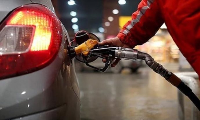 Yakıta zam geldiği anda vakit kaybetmeden yeni bir zam daha! Son günlerde pompacıyla akraba olduğunuzu hissediyor musunuz?