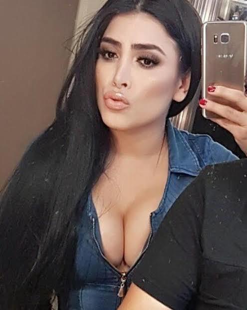Sizce gömleğim çok mu açık?