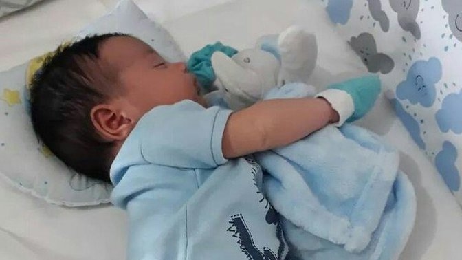 Zor uyuyan bebeklere uyku arkadaşı almak gerekir mi?