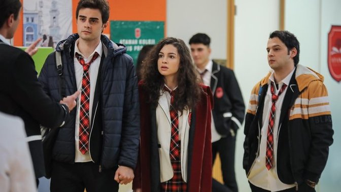 Şu an TV'de yayınlanan en saçma dizi size göre hangisi?