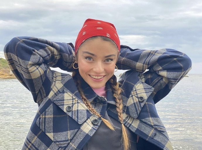 Ayça Ayşin Turan, son 3 ayın en popüler Türk ünlüsü seçildi! Sizin popüleriniz kim?