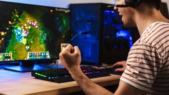 Oyunda sürekli konuşan takım arkadaşınızı nasıl susturuyorsunuz?