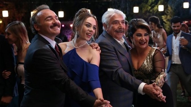 Sizce bir evlilikte en çok masrafı kız tarafı mı yoksa erkek tarafı mı yapar?