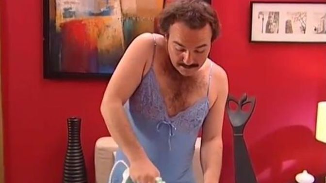 Erkekler kendi kıyafetlerini ütüleyemez mi?