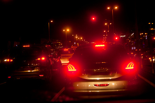 Hayatımızda toplam kaç saat trafik ışıklarında vakit geçiririz, tahmininiz var mı?