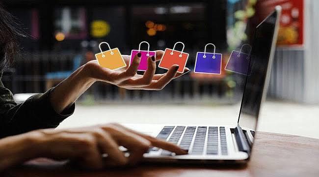 Doların 11 seviyesine gerilemesiyle Defacto ürünlerinin %60’ında fiyatları indirdiğini açıkladı. Alışveriş yapacak mısınız?