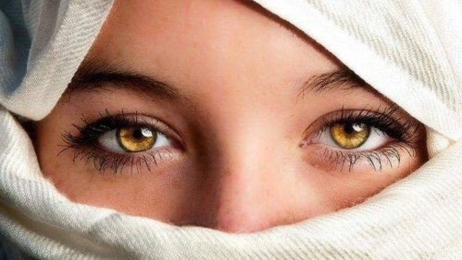 Bal rengi gözler güzel mi sizce?
