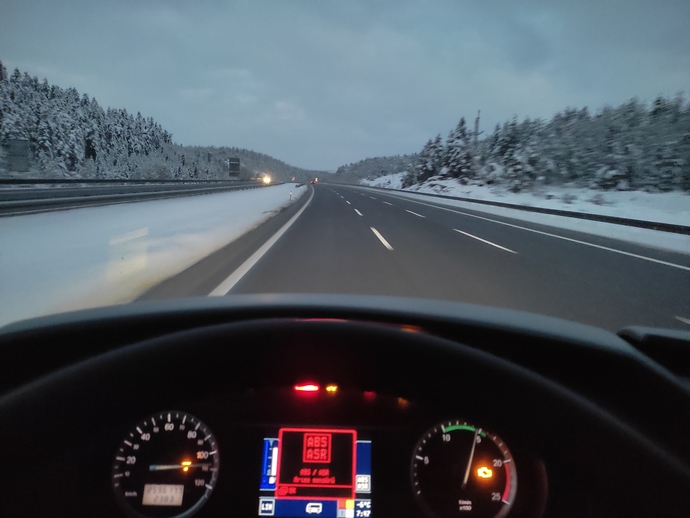 - doların düşmesine sevinen warmı ?