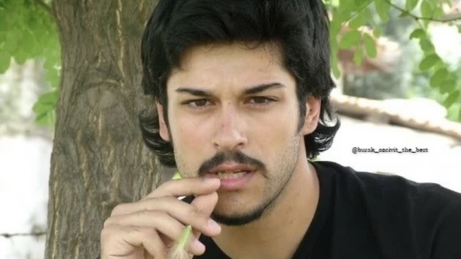 Bu adam sonradan nasıl bu kadar yakışıklı oldu?
