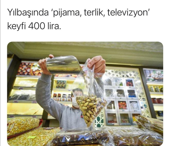 Evde meyve kuruyemisle yılbaşını karşılamak isteyenlerin bu sene ortalama cebinden cikicak fiyatmis..