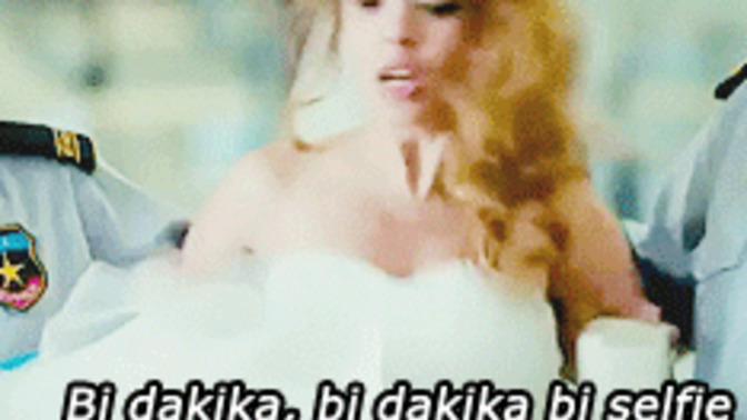 Sevgiliniz var ama aileniz razı değil, aynı zamanda ailenizin beğendiği başka bir aday var, ne yaparsınız?
