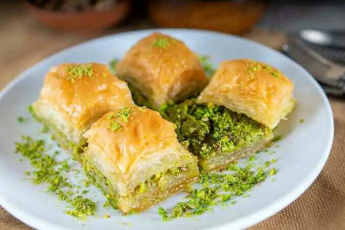 Baklavaya antep fıstığı yerine bezelye koyulduğu doğru mu?