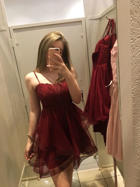 Yılbaşı için bu elbise çok mu sıradan olur?