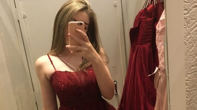 Yılbaşı için bu elbise çok mu sıradan olur?