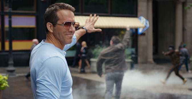2021 yılında çıkan bir ryan reynolds filmi
