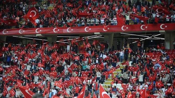 Bir futbol ülkesi olmamıza rağmen neden futbolda pek başarılı değiliz?