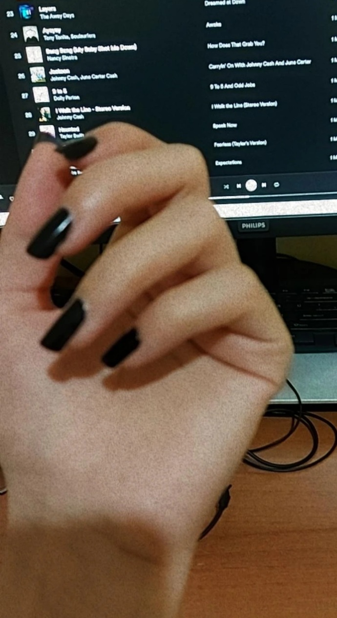 Uzun tırnaklar itici mi, çekici mi?