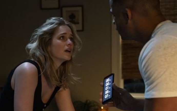 Filmde You dizisinden tanıdığımız Elizabeth Lail başrolde...