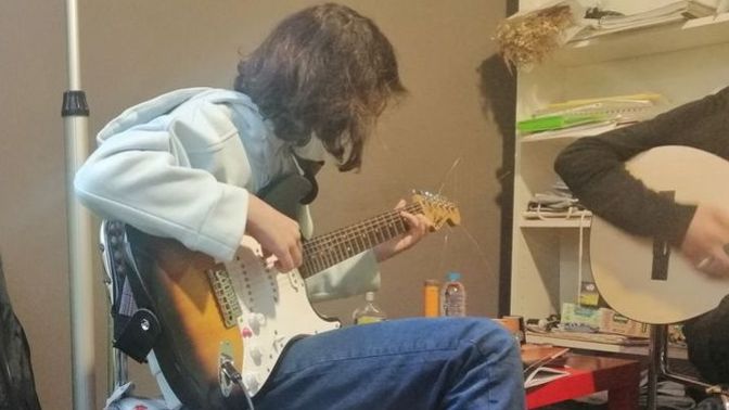 Gitar çalmak yetenek mi?