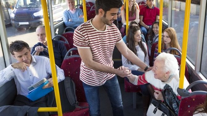 Otobüste hamile kadına yerimi vermemek beni kötü biri yapar mı?