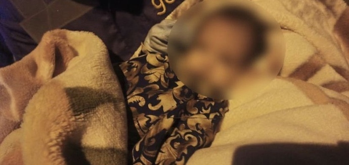 Çanta içinde sokağa bırakılan bebeği, yoldan geçen motorlu kurye buldu! Doğurmak anne olmak için yeterli mi?
