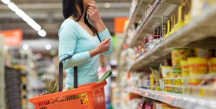 Marketlerde hangi reyon illede gel tüm paranı bana harca diye bağırıyor?