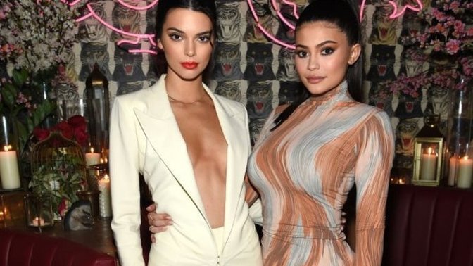Kylie Jenner'ın fiziği mi Kendall Jenner'ın fiziği mi daha çekici?