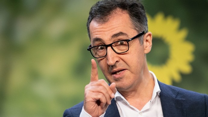 Almanyada tarim bakani cem özdemir et fiyatlari ve amrket fiyatlari cok ucuz demis o yüzden zam yapmaliyiz demis ne düsünüyorsunuz?