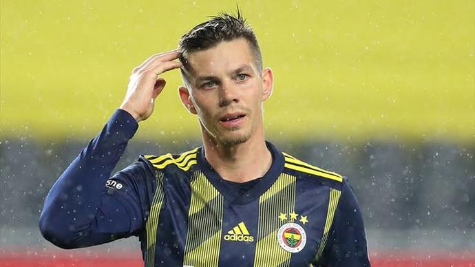 Fenerbahçe, dolandırıcılara kaptırdığı 850 bin Euro için açtığı davadan 500 TL kazandı! Ali Koçun yönetimi için ne düşünüyorsunuz?