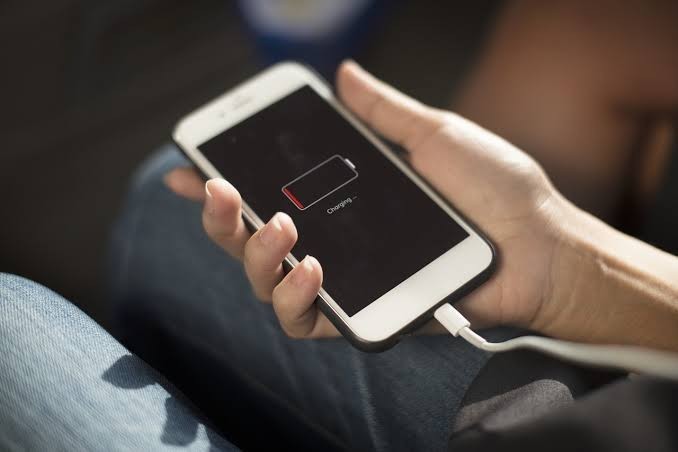 Yeni yılda telefon şarjınız kadar mutlu olacak olsanız % kaç mutlu olurdunuz?