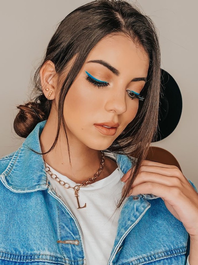 Popüler makyaj trendi renkli eyelinerları nasıl buluyorsunuz?