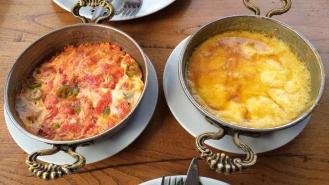 Menemen ve muhlama gibi yiyecekler çatalla mı, ekmek banarak mı yenir?
