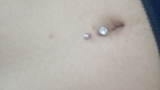 Bi türlü iyileşmeyen göber piercing?