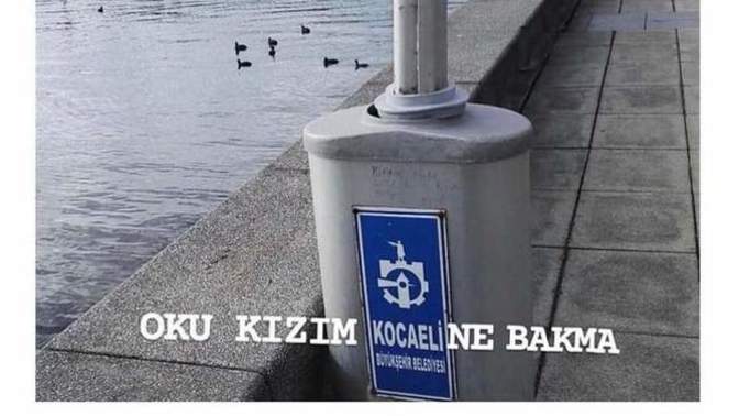 Geceye komik yorumlarınız var mı? Soğuk şakalar yapar mısınız?