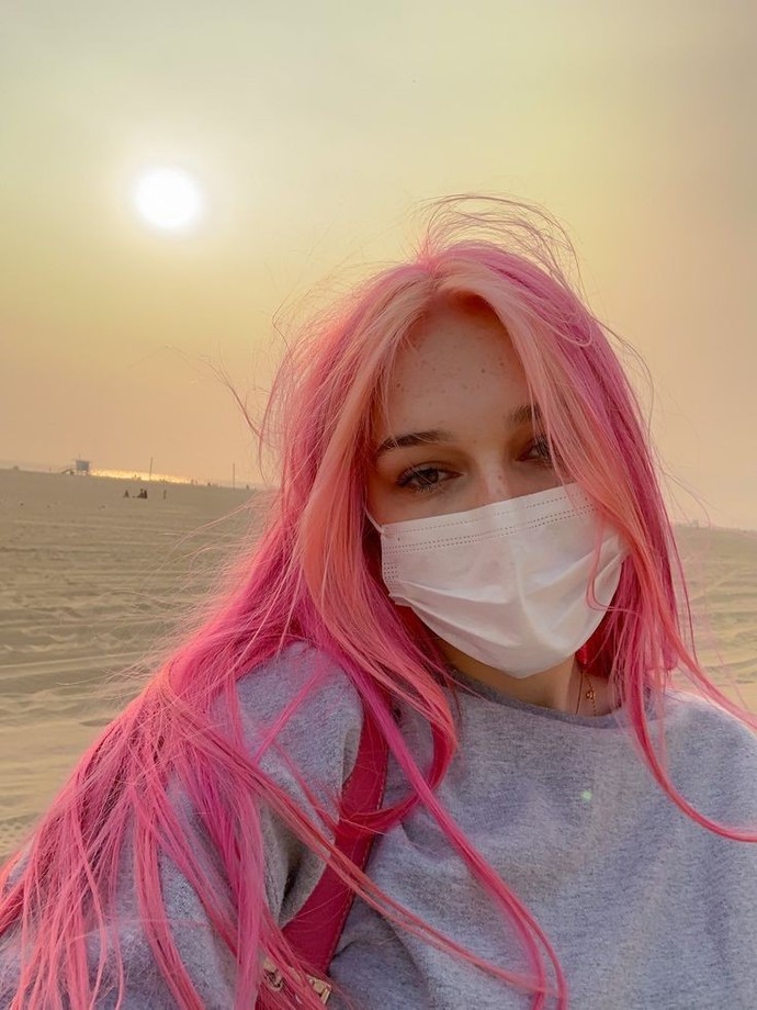 Pembe saç kadına çekicilik mi katıyor yoksa iticilik mi?