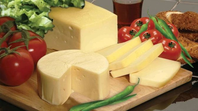 700 gram kaşar 65 tl olmuş. Tost yemek hayal mi oluyor?