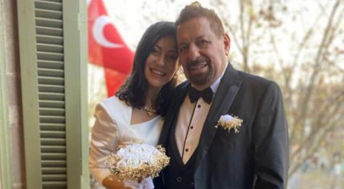 Futbol yorumcusu Erman toroğlu evlenince bende kendimi artık evde kalmış hissetim!😂 Sizce bende artık evlenmelimiyim?