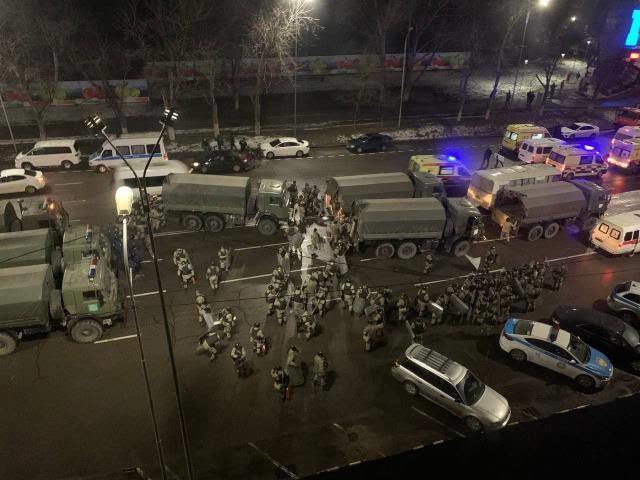 Kazakistan karıştı! Akaryakıt zammı sonrası halk sokağa döküldü, ne düşüyorsunuz?