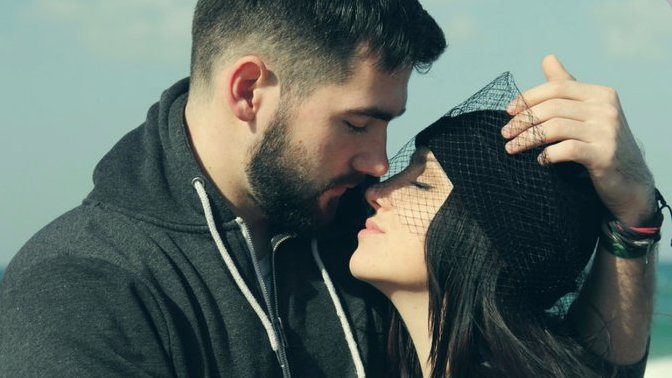 Sevgili kişisi sizce ne sıklıkla öpülmeli?
