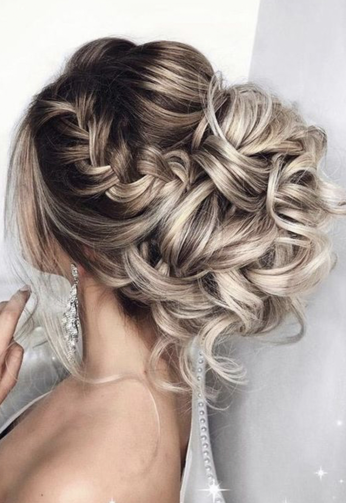 İlk buluşmada kesinlikle uzak durulması gereken saç modelleri hangileri?