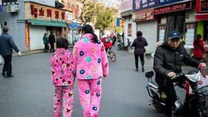 Markete pijama ile gider misiniz?