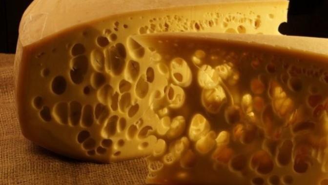 Çizgi filmlerdeki yuvarlak delikli peynirin adı nedir?