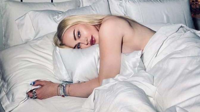 Madonna'nın çılgın pozları hakkında ne düşünüyorsunuz, bu nasıl 63 yaş?