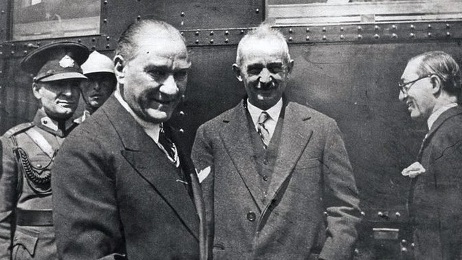 Atatürk İsmet İnönü'yü Neden Görevden Aldı?