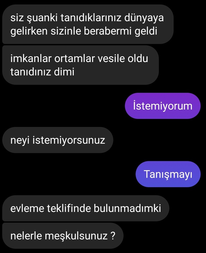 Israrla Instagram da istek attı ben sildim? Daha sonra bu şekilde mesajlasmamiz oldu? sizce tanıdık biri midir?