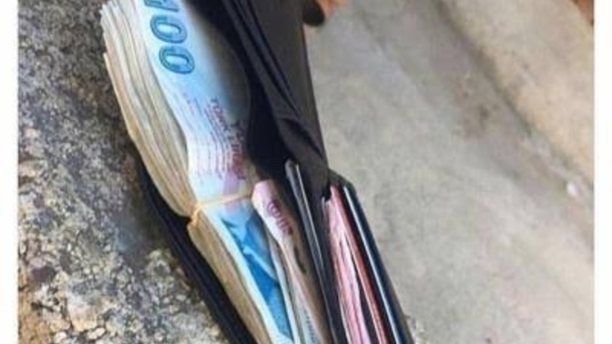 Yolda para dolu cüzdan bulsanız ne yaparsınız?