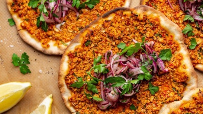 Pizza mı , Lahmacun mu , en çok hangisini seviyorsunuz?