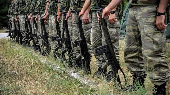 Bedelli askerlik yapan erkeğe adam denmez mi?